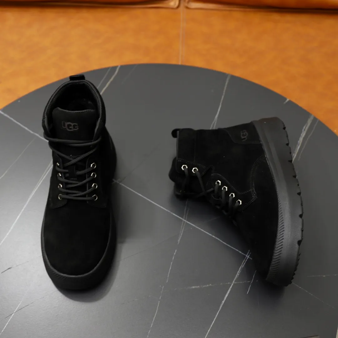 Ex-factory price: 580💰Thick wool imported from Australia Brand: UGG genuine purchase Size: 39-44 (45 customized) Grade: Official website 1:1 Material: First layer of genuine leather waterproof and antifreeze upper Real wool lining Original non-slip and wear-resistant outsole Style category: Men's casual shoes Trendy style Comfortable on the feet Color: Official website color synchronization
